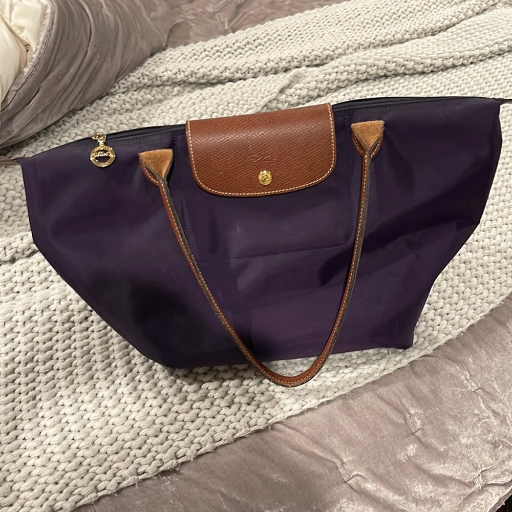 Medium size tote